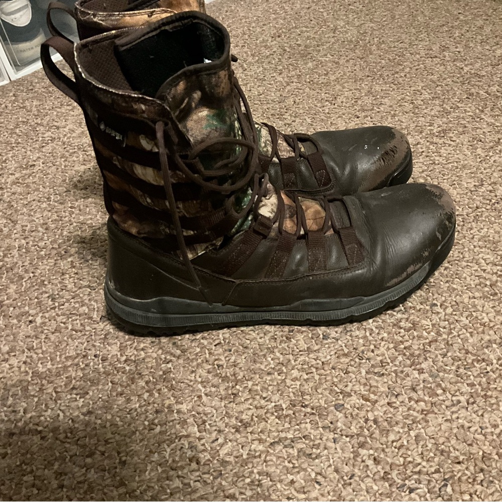 Nike goretex boots